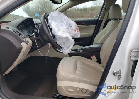 2015 Buick Regal Premium из США, поврежденный, VIN 2G4GN5EX7F9140852